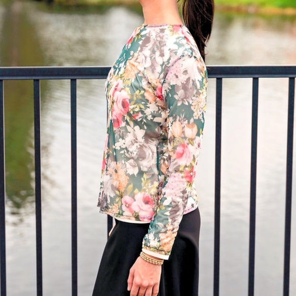 DEVORAH'S SECRET Modest Top Sheerly Green Garden - Picture 3 of 4